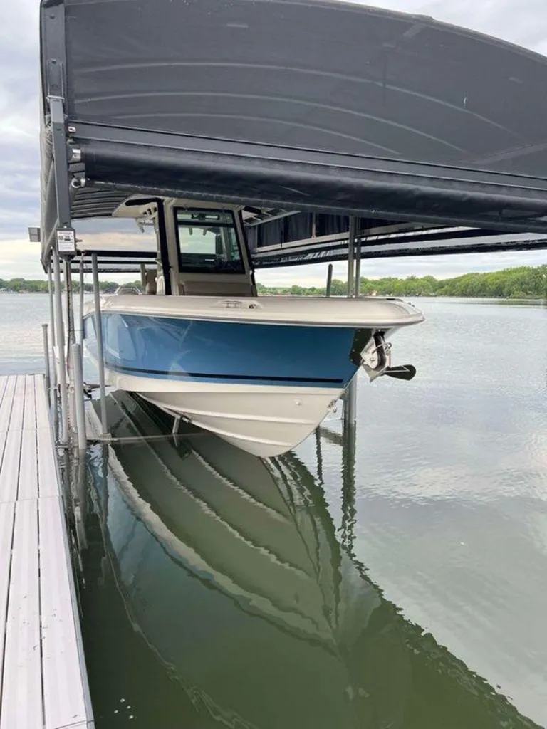 Slide: The Image of Boston Whaler 280 Outrage 2023 - 2