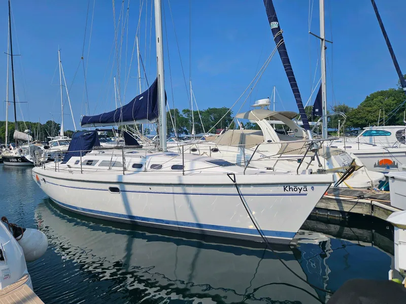 The Image of 2000 Catalina 380 sailboat docked in marina. - 0