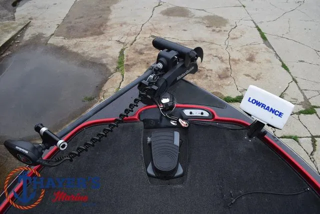 Slide: The Image of 2014 Nitro Z Series Z-6 boat with Lowrance electronics and trolling motor. - 10