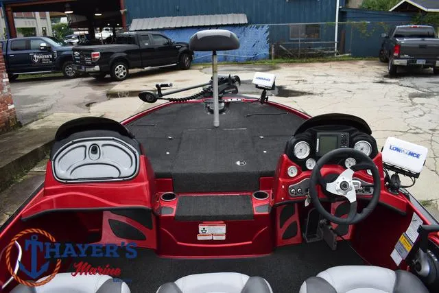 Slide: The Image of 2014 Nitro Z Series Z-6 boat interior with steering wheel and electronics. - 37