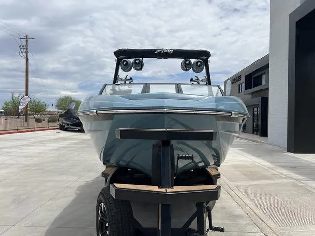 Slide: The Image of Tigé 25ZX 2022 - 3