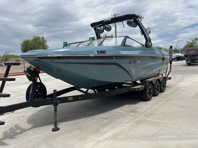 Slide: The Image of Tigé 25ZX 2022 - 4