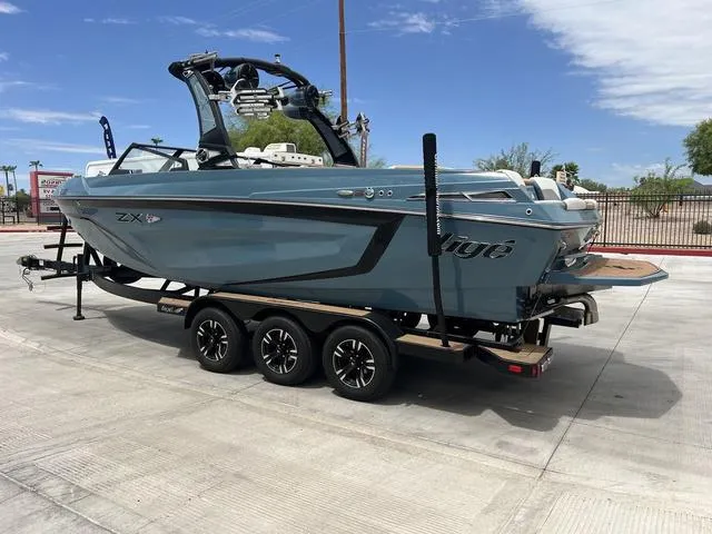 Slide: The Image of Tigé 25ZX 2022 - 6