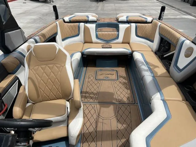 Slide: The Image of Tigé 25ZX 2022 - 9