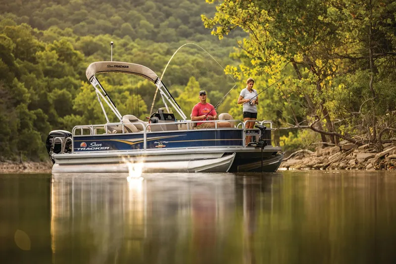 Slide: The Image of Sun Tracker Bass Buggy 18 DLX - 57