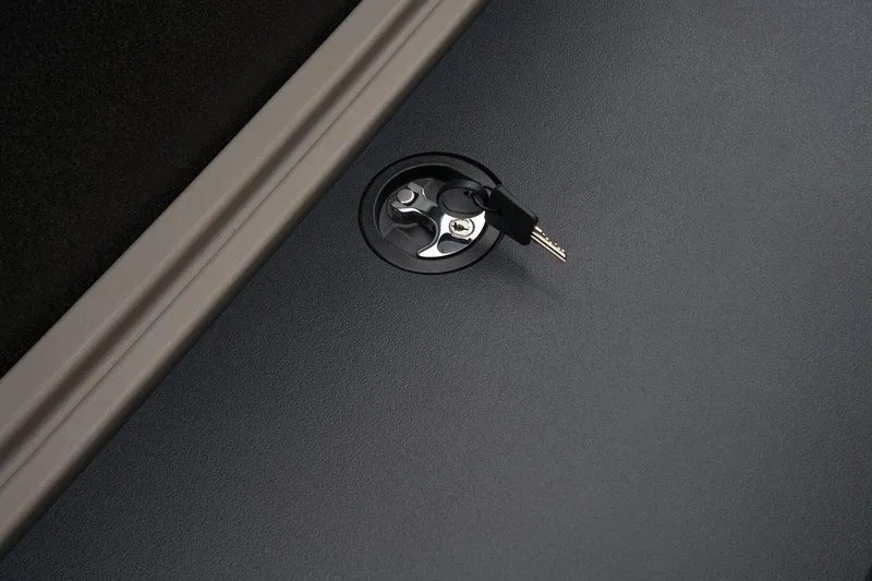 Slide: The Image of Sun Tracker SportFish 20 DLX 2024 - 30