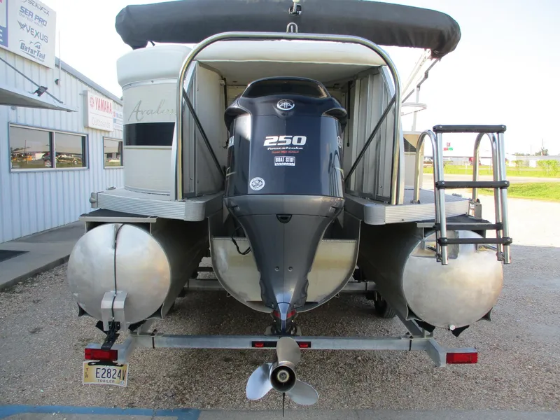 Slide: The Image of Rear view of 2007 Avalon Excalibur 27' pontoon boat with Yamaha 250 outboard motor. - 5
