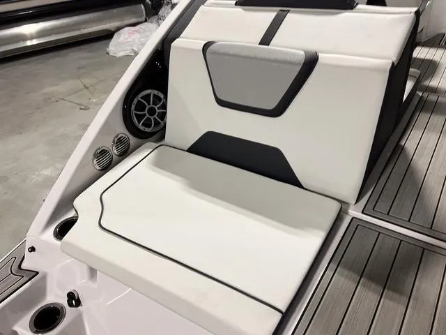 Slide: The Image of Yamaha 222SD 2023 - 10