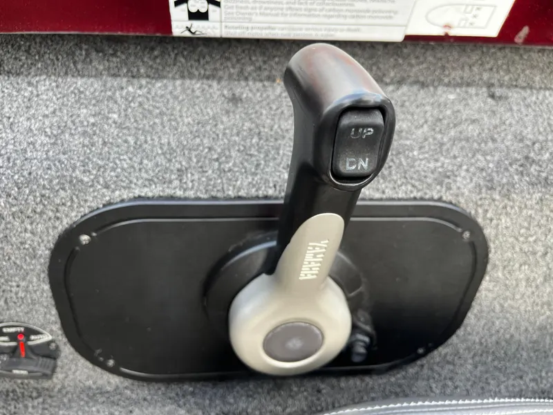 Slide: The Image of 2016 Ranger RT 178 Tournament edition boat throttle control with Yamaha branding. - 46