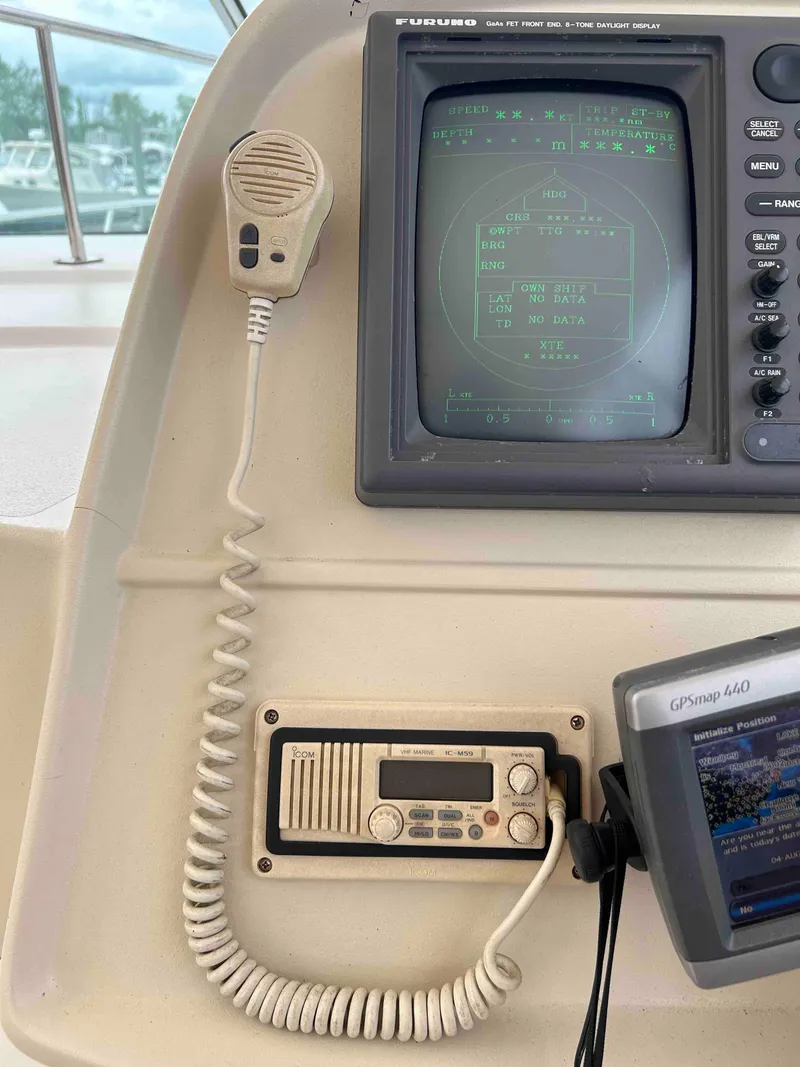 Slide: The Image of Cruisers Yachts 3575 Esprit 1998 - 15