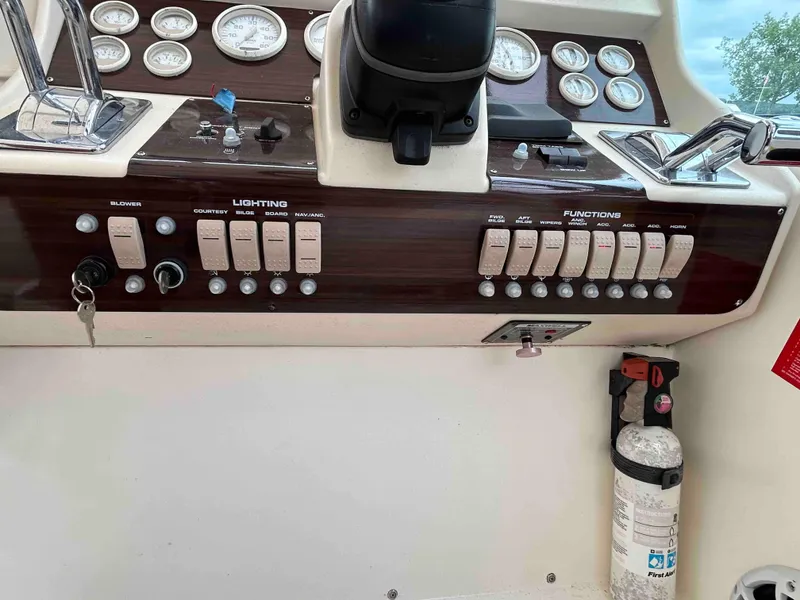 Slide: The Image of Cruisers Yachts 3575 Esprit 1998 - 17