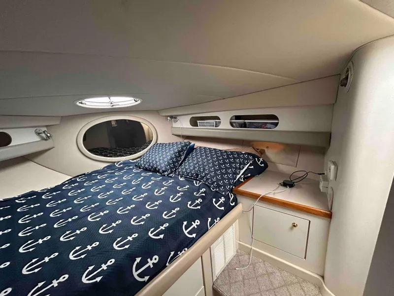 Slide: The Image of Cruisers Yachts 3575 Esprit 1998 - 27