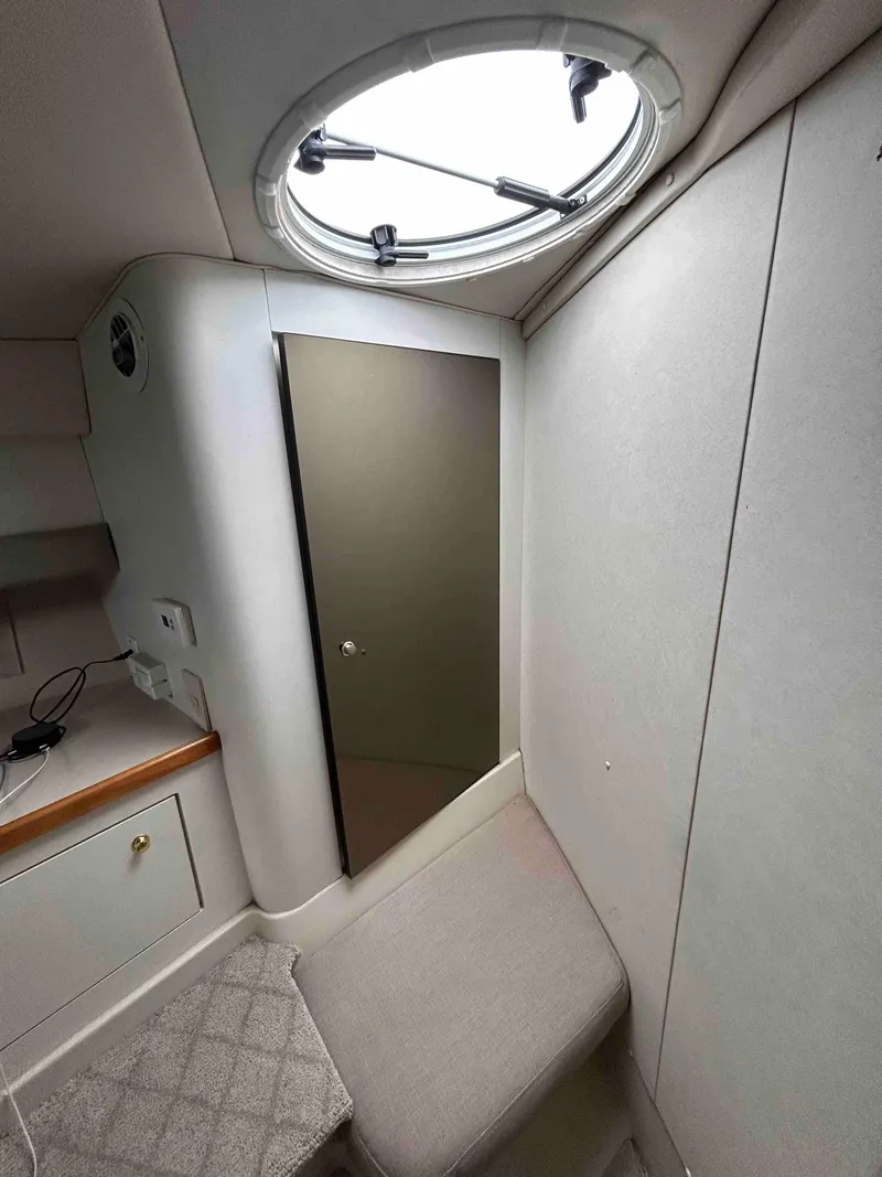 Slide: The Image of Cruisers Yachts 3575 Esprit 1998 - 29