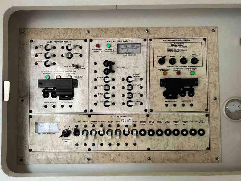 Slide: The Image of Cruisers Yachts 3575 Esprit 1998 - 31