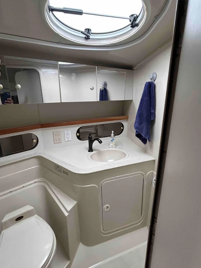 Slide: The Image of Cruisers Yachts 3575 Esprit 1998 - 35