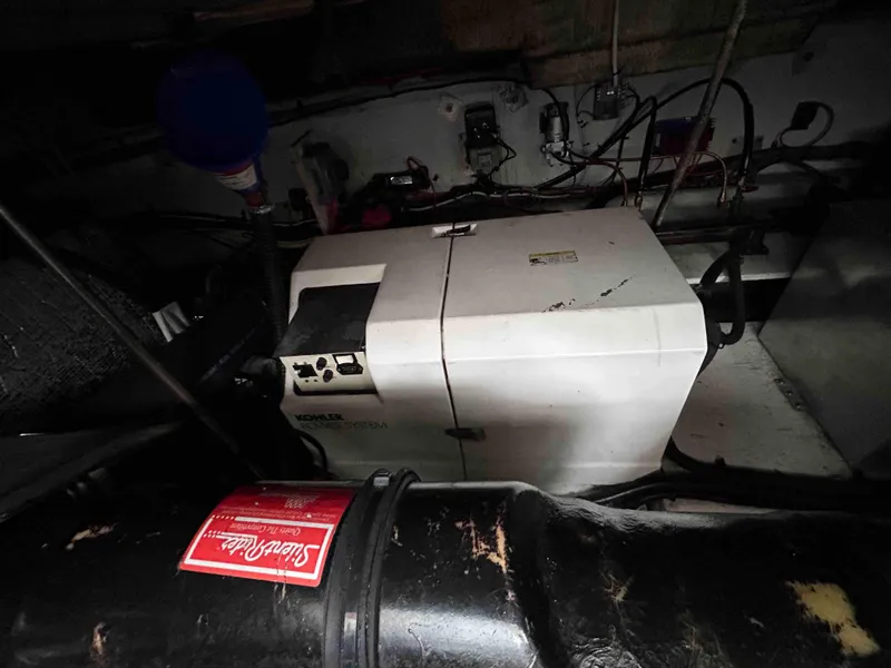 Slide: The Image of Cruisers Yachts 3575 Esprit 1998 - 42