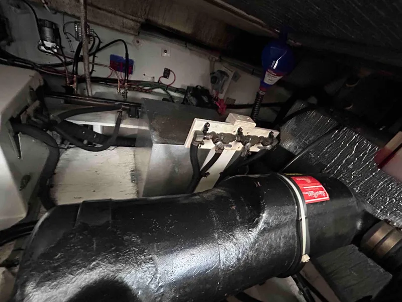 Slide: The Image of Cruisers Yachts 3575 Esprit 1998 - 43