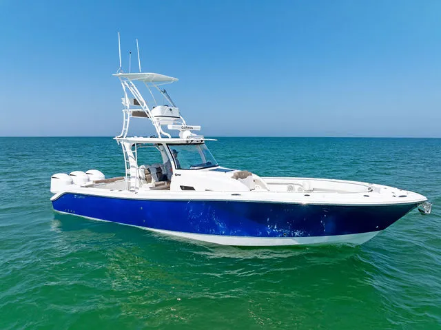 Slide: The Image of Edgewater 370CC 2018 - 28