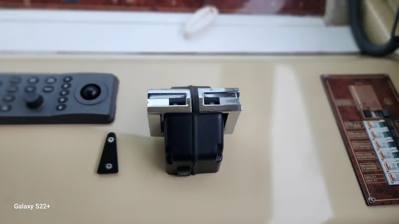 Slide: The Image of Control panel of a 1998 Ferretti Yachts 55 Motor Yacht. - 15