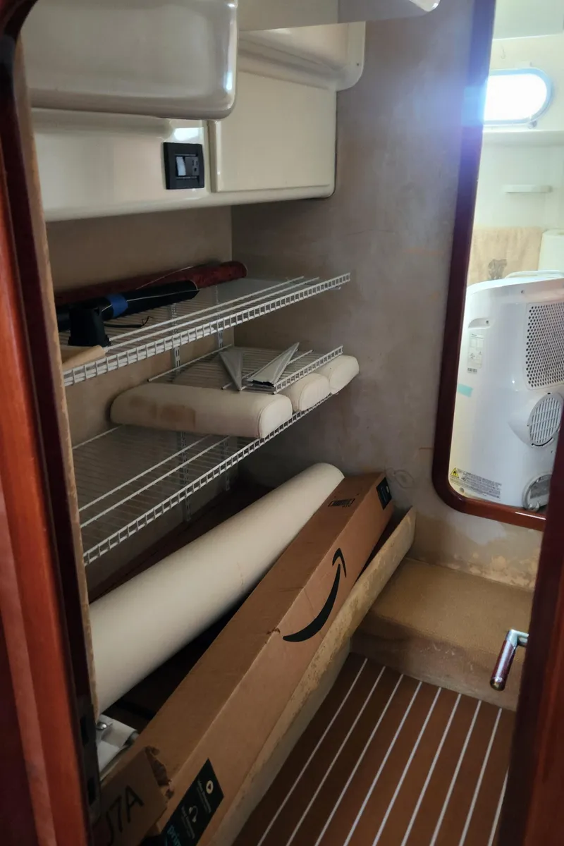 Slide: The Image of Ferretti Yachts 55 Motor Yacht 1998 - 52