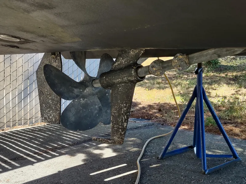 Slide: The Image of 2008 Mainship 30 Pilot II Sedan propeller and hull on dry dock. - 43