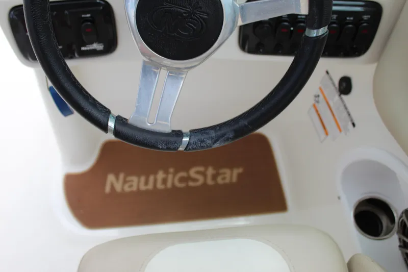 Slide: The Image of NauticStar 243DC Sport Deck 2017 - 54
