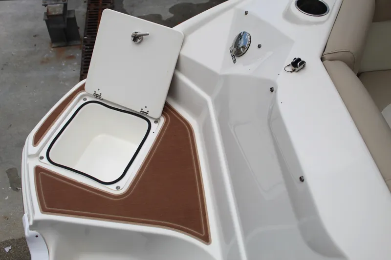 Slide: The Image of NauticStar 243DC Sport Deck 2017 - 61