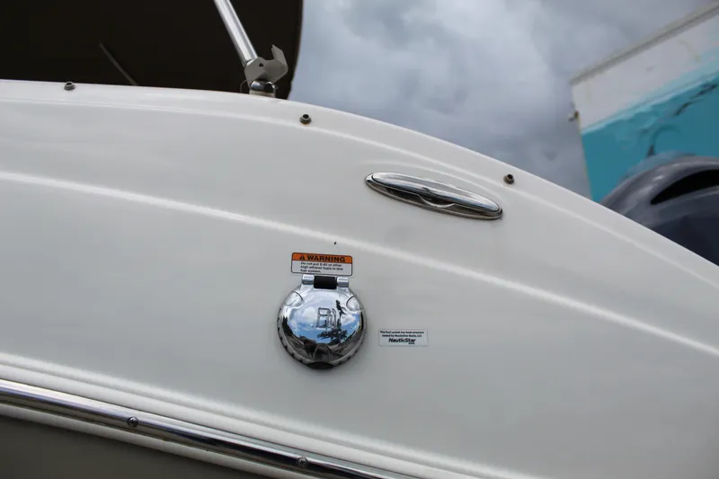 Slide: The Image of NauticStar 243DC Sport Deck 2017 - 67