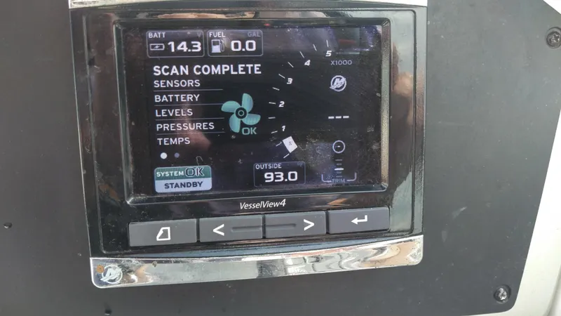 Slide: The Image of VesselView4 display on 2014 Sea Ray 300 SLX showing system scan results. - 30