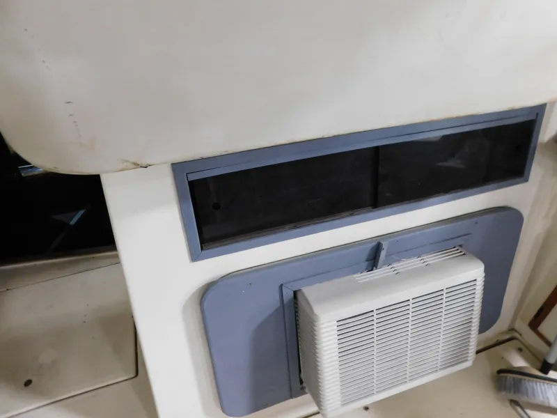 Slide: The Image of 1984 Cruisers International 296 Avanti Vee interior detail with ventilation system. - 11