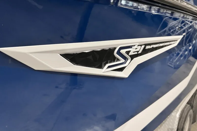 Slide: The Image of Nautique Super Air Nautique S21 2025 - 1