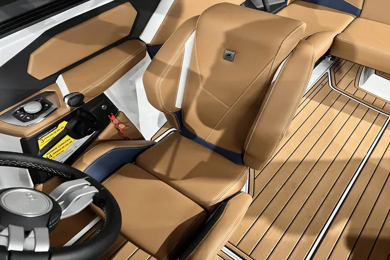 Slide: The Image of Nautique Super Air Nautique S21 2025 - 13