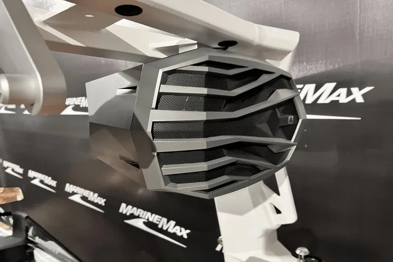 Slide: The Image of Nautique Super Air Nautique S23 2025 - 14