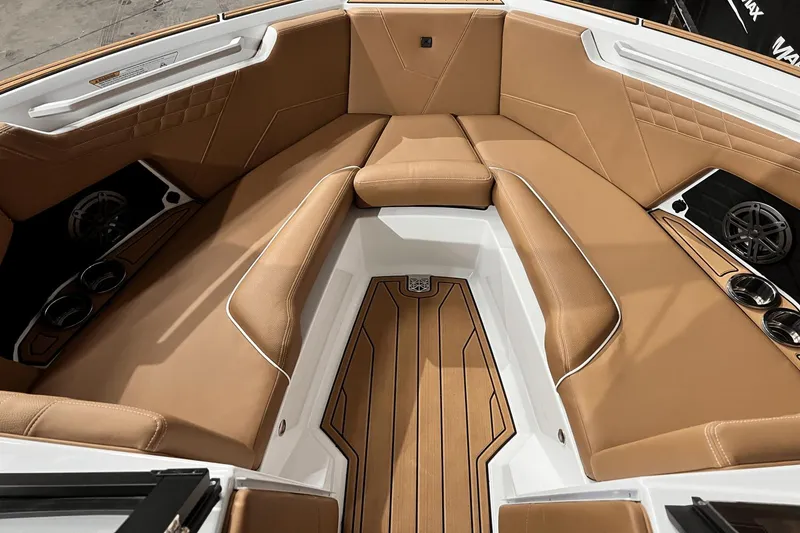 Slide: The Image of Nautique Super Air Nautique S23 2025 - 15