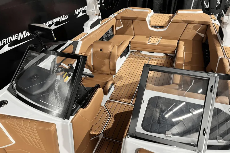 Slide: The Image of Nautique Super Air Nautique S23 2025 - 17