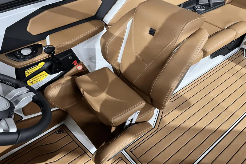 Slide: The Image of Nautique Super Air Nautique S23 2025 - 20