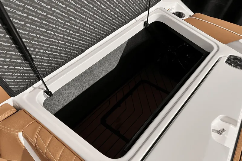 Slide: The Image of Nautique Super Air Nautique S23 2025 - 22