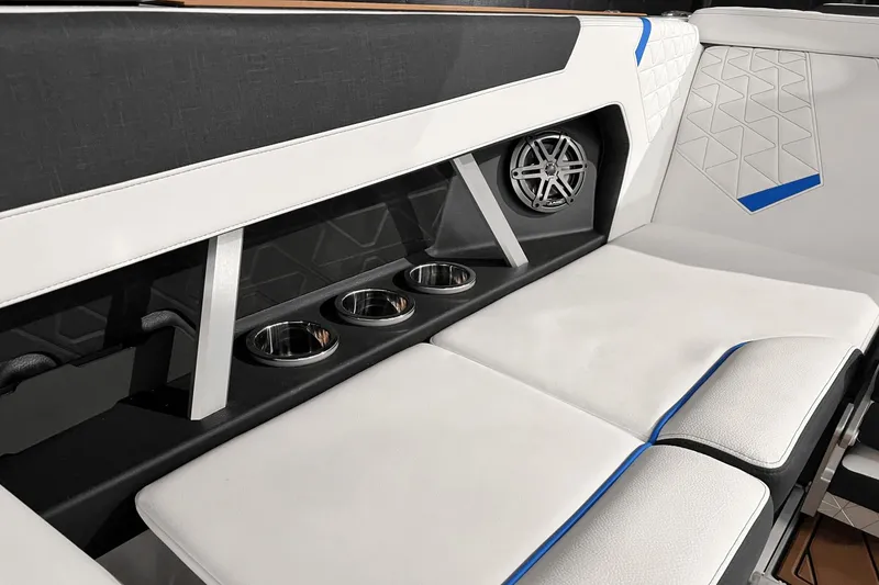 Slide: The Image of Nautique Super Air Nautique GS22 2025 - 13