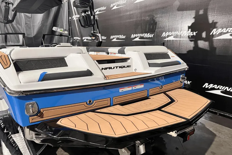 Slide: The Image of Nautique Super Air Nautique GS22 2025 - 4