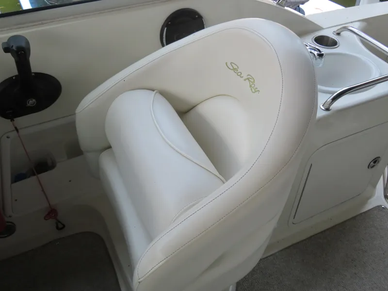 Slide: The Image of Sea Ray 260 Sundancer 2001 - 6