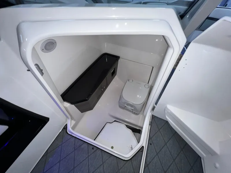 Slide: The Image of Yamaha 275SE 2019 - 19