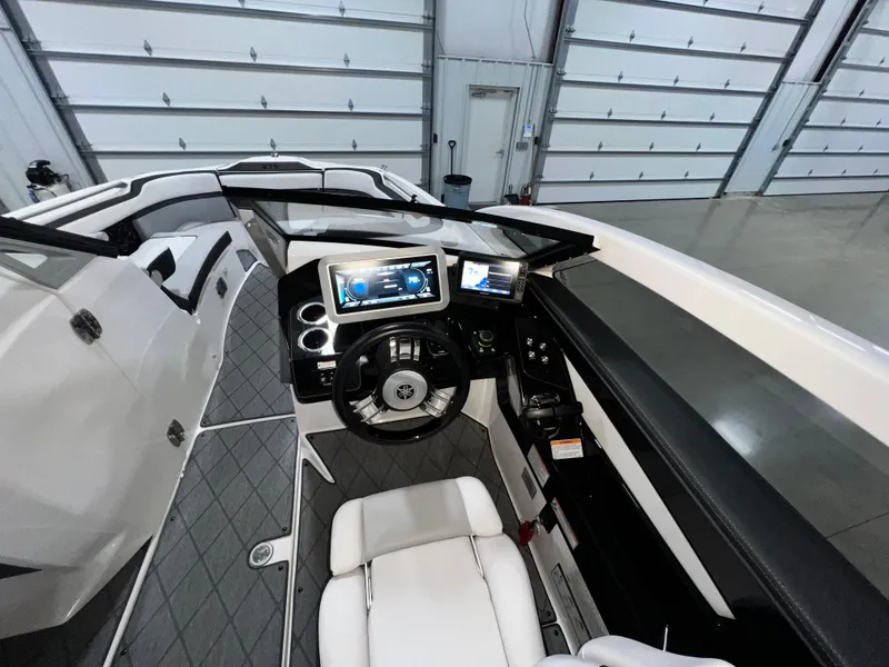 Slide: The Image of Yamaha 275SE 2019 - 9