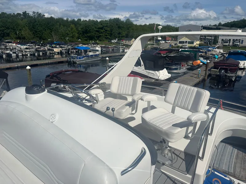 Slide: The Image of Carver 33 Super Sport 2005 - 3