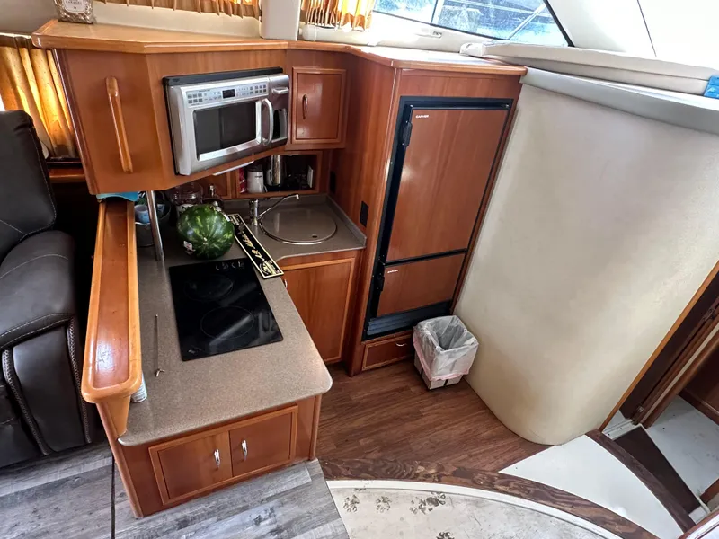 Slide: The Image of Carver Yachts 33 Super Sport 2005 - 14