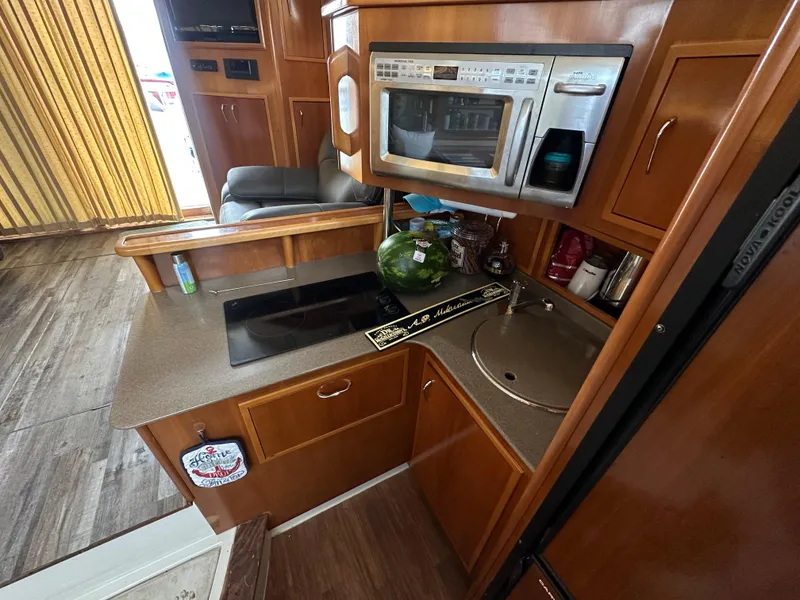 Slide: The Image of Carver Yachts 33 Super Sport 2005 - 16