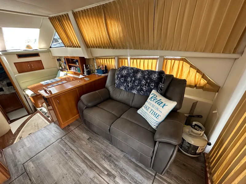 Slide: The Image of Carver Yachts 33 Super Sport 2005 - 18