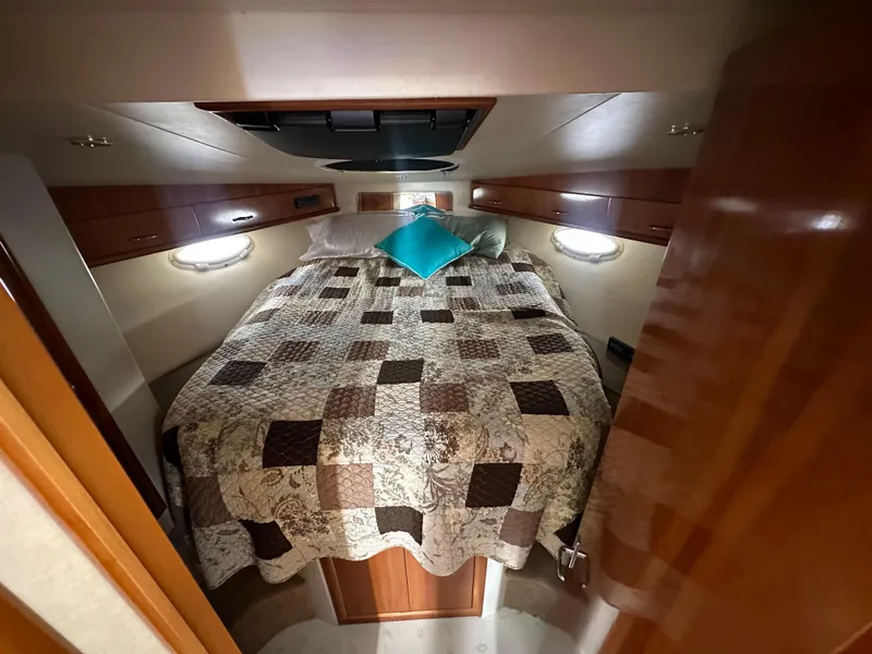 Slide: The Image of Carver Yachts 33 Super Sport 2005 - 22