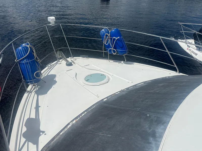 Slide: The Image of Carver Yachts 33 Super Sport 2005 - 7