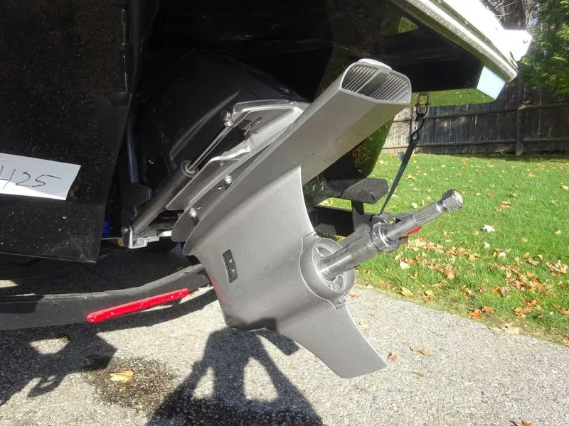 Slide: The Image of Four Winns H4 Sterndrive 2025 - 21