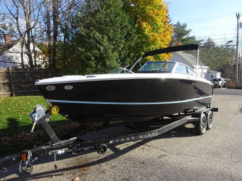 Slide: The Image of Four Winns H4 Sterndrive 2025 - 5